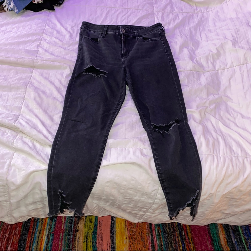 American Eagle Distressed Faded Black Skinny Jeans In Size 10 Short